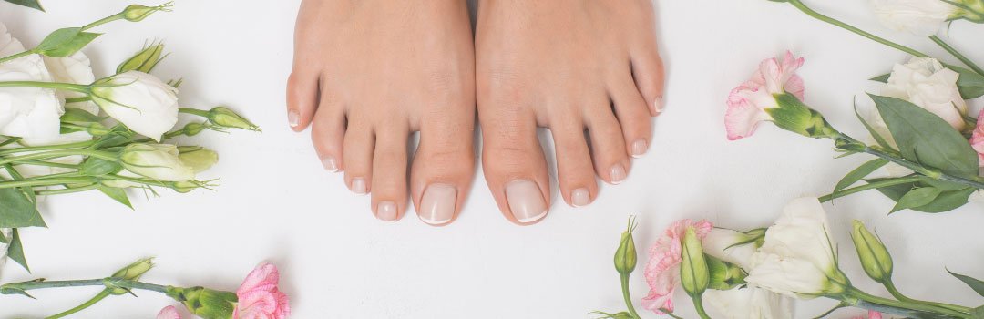 Grey-Minimalist-Pedicure-Salon-Instagram-Post